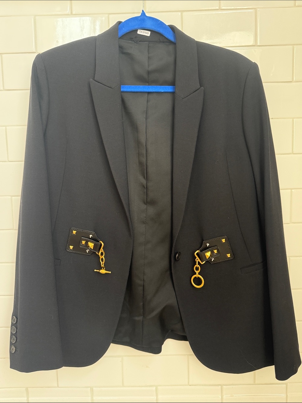 GUCCI 46 Black Women's Blazer with Gold Hardware - Elegant Tailored Jacket